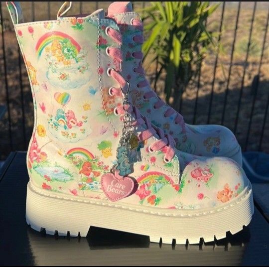 Dolls Kill carebear boots new size 7