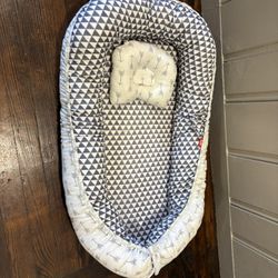 Infant Pillow Bassinet 