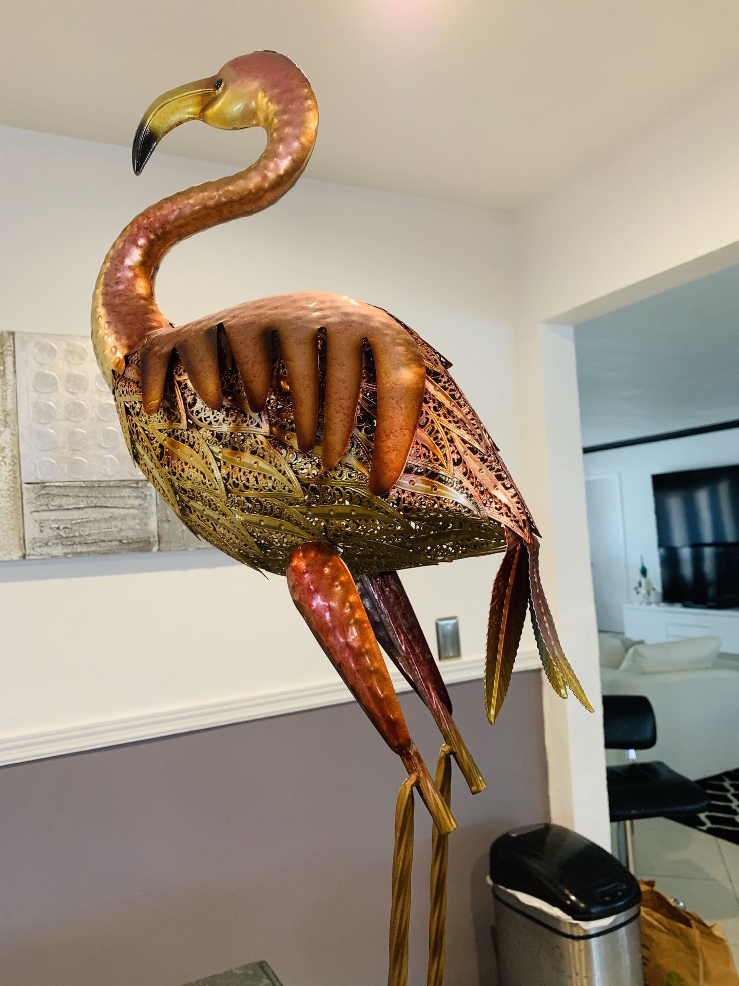 Indoor Outdoor flamingo metal 3 D statue for pool/garden/deck/patio