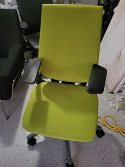 Steelcase  Gesture Desk Chair  Nice Condition  Like New