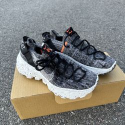 NIKE Space Hippie 04