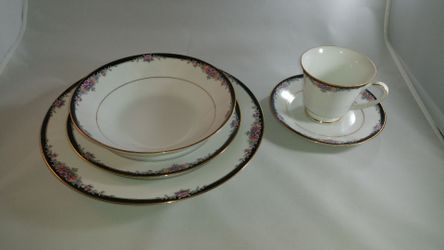 Legendary By Noritake Belle Empress 3980 Service for 8