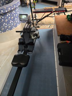 Gymnasium roar machine