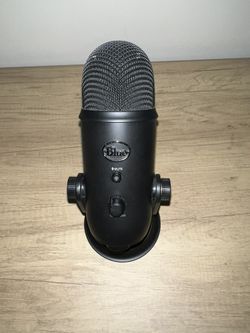 Blue YETI Black Out Edition Microphone.