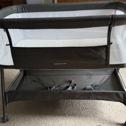 AngleBliss Bedside Bassinet 