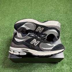 New Balance 2002R Black/Grey
