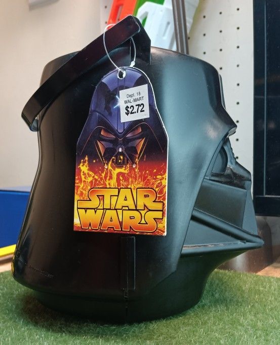 Star Wars 2005 Darth Vader Trick or Treat Pail Halloween Candy Bucket