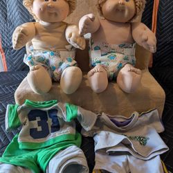 Vintage Cabbage Patch Kids Dolls + Outfits (80s)