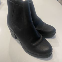 Dream Pairs Women’s Black Chelsea Platform Heels Ankle Boot, 7.5