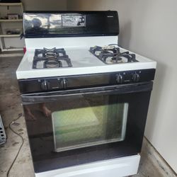 2003 Whirlpool Gas Range - Still Works GREAT!- MUST PICK UP