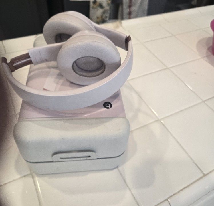 Beats Solo4 Pink Edition