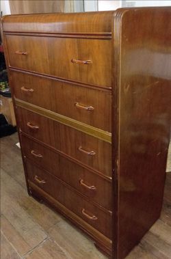 Waterfall dresser