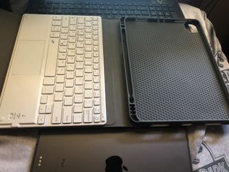 iPad 11 keyboard and case