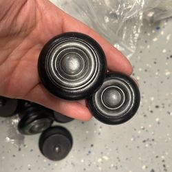 Knobs 8 Big 2 Small Black