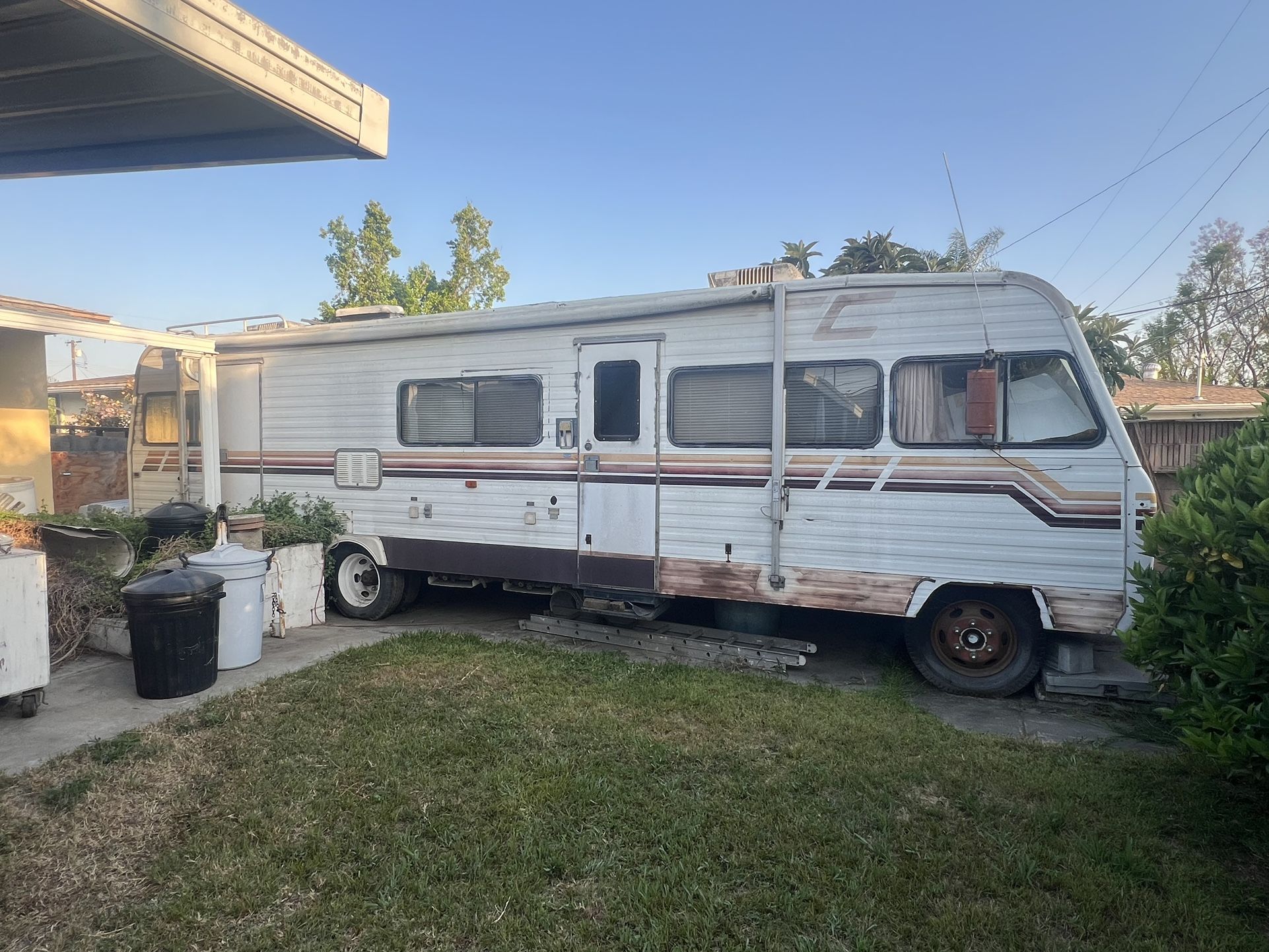FREE!!! Old Motorhome FREE!!! for Sale in Irwindale, CA - OfferUp