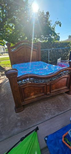 Queen bed