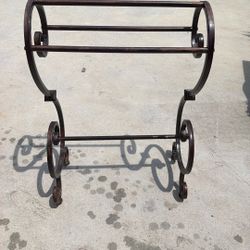 Metal Quilt Or Towel Holder :Rack