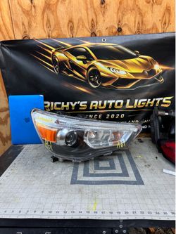 Mitsubishi OutLander RIGHT USED HEADLIGHT (2011-2019)