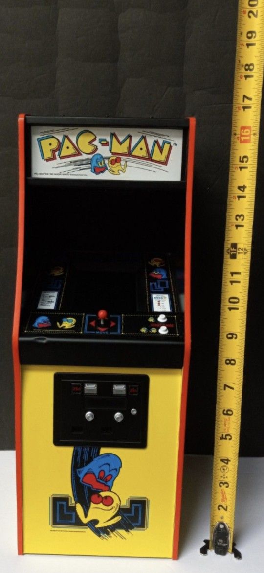 Pac-Man 1/4 Scale
