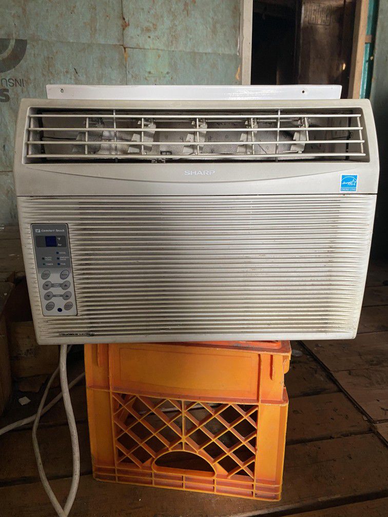 Sharp 12,000 Btu Widow Air Conditioner 