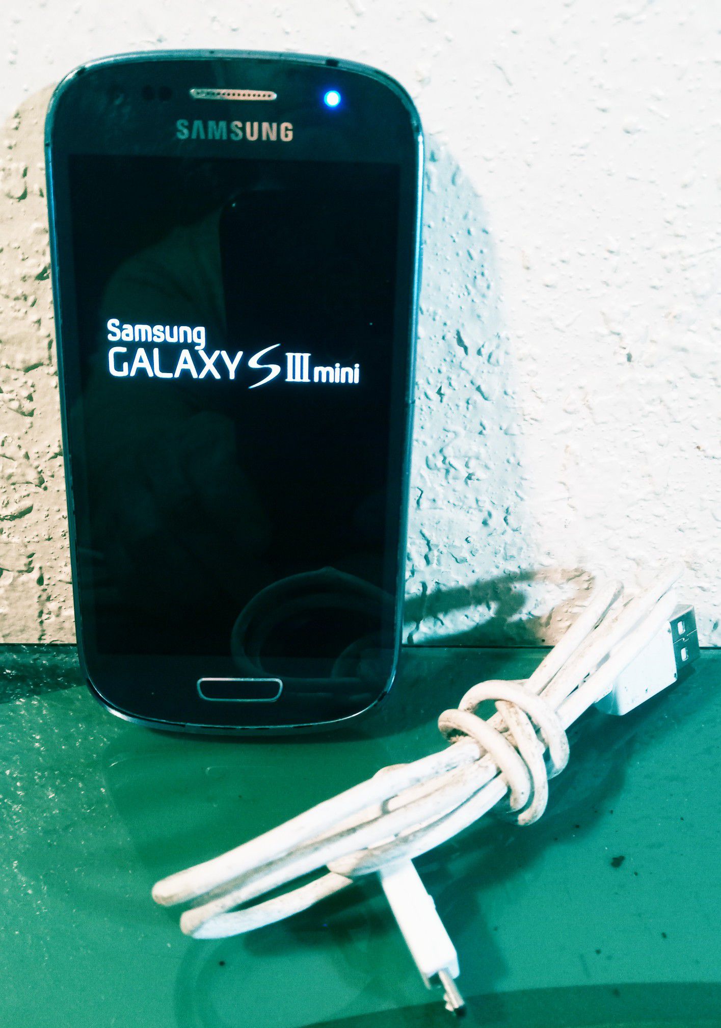 Samsung Galaxy S III mini cell Phone