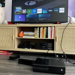  Xbox One Console 500GB with Controller