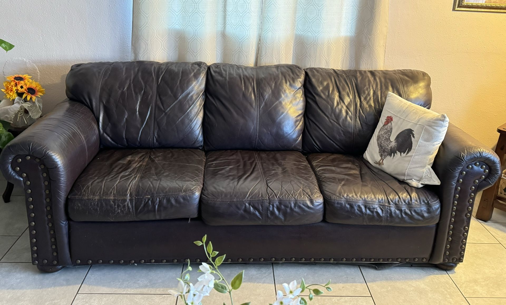 Sofa Set For Sale! 🛋️