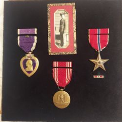 Wwii Purple Heart/bronze Star Medal Group.
