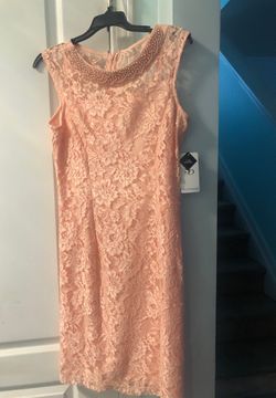 Women formal dress size 6 brand new. Is in Spartanburg Sc