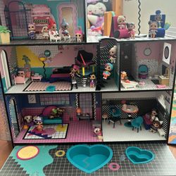 LOL Doll House W/ LOL Dolls Included