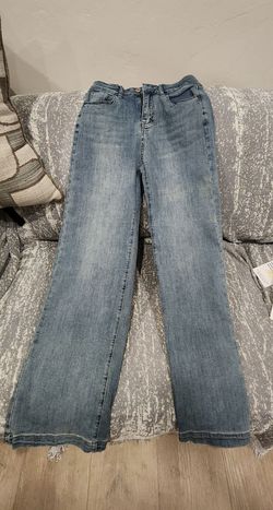 Garterized/Strechable/Straight-cut jeans