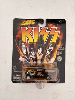 Johnny Lightning Kiss Truck