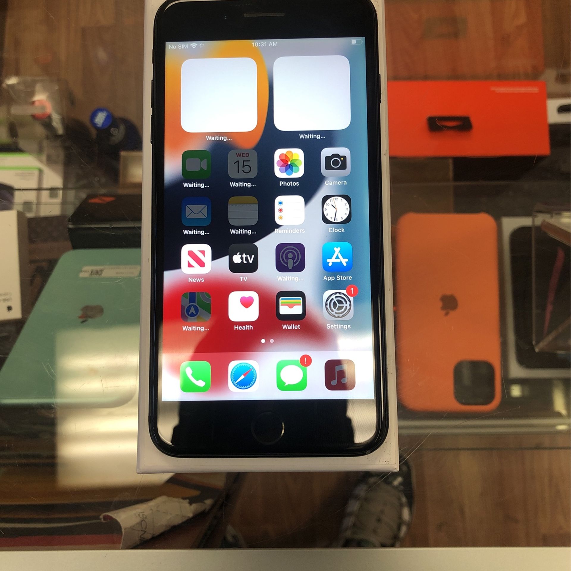 iPhone 7 Plus Factory Unlocked ! Works With All Carriers All Around The World !