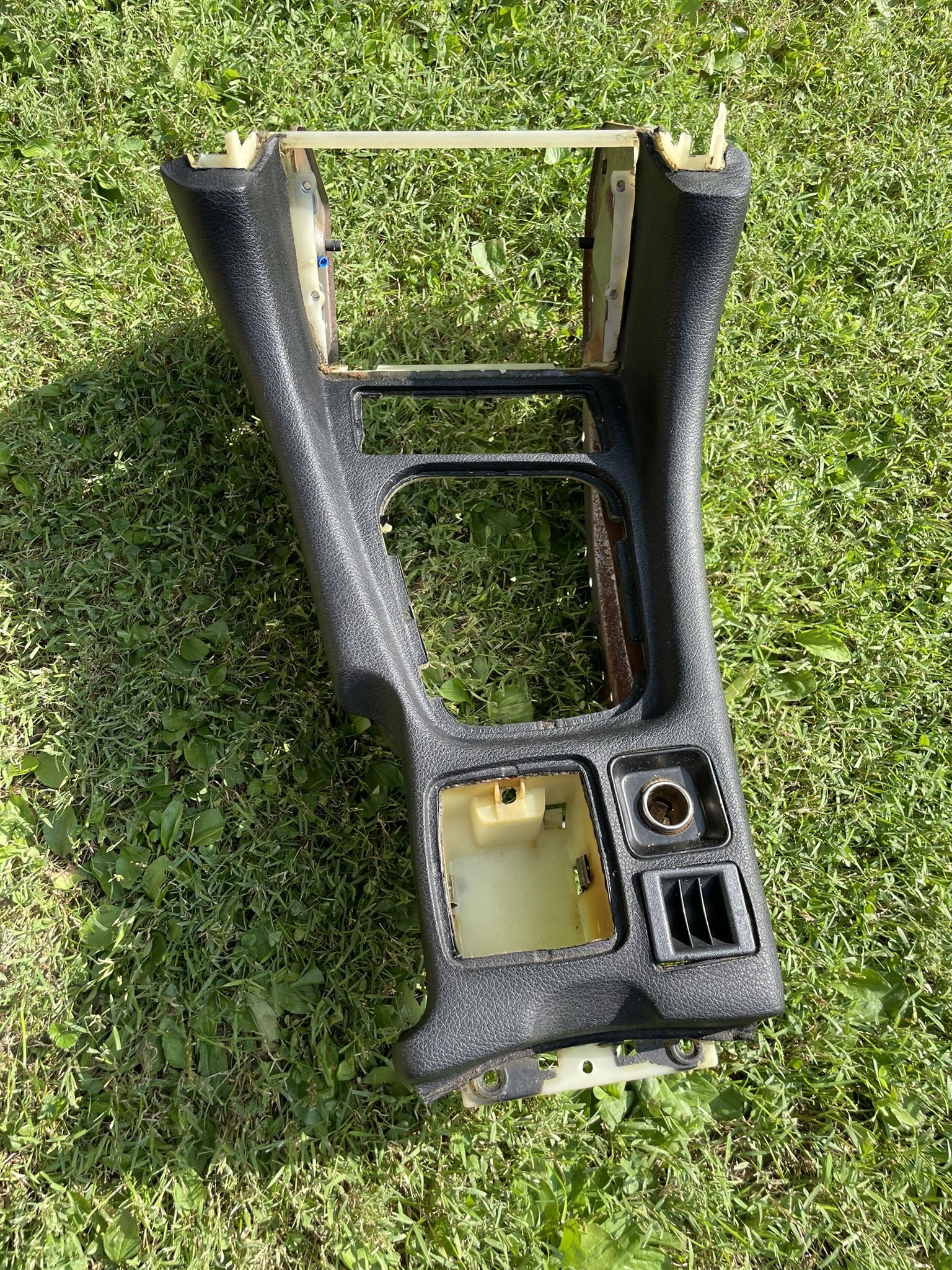 Mitsubishi 3000GT Center Console