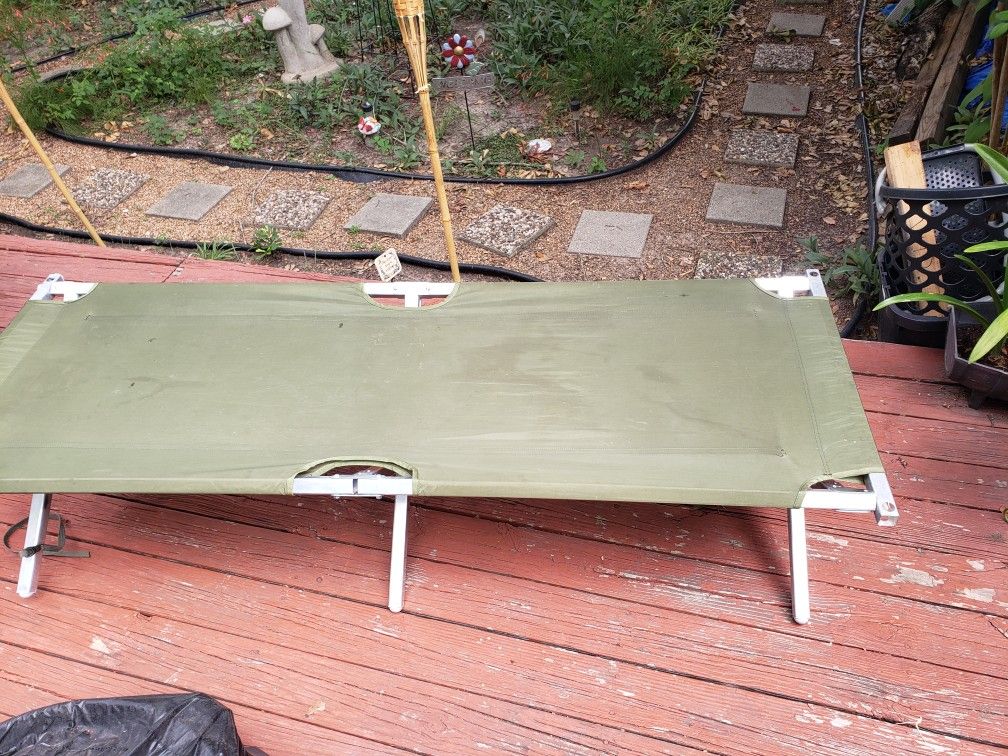 Vintage Reyes Industries Army Military Cot Folding Metal Frame