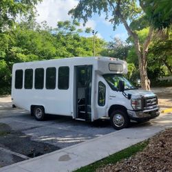 2012 Ford E250 Vans