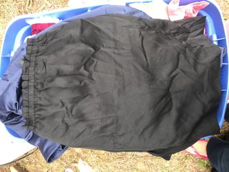 H&M size 6 pencil skirt, new black