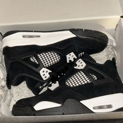 Jordan 4 Retro