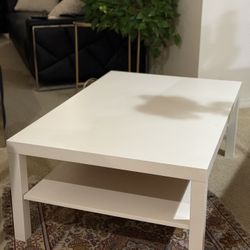 White Coffee Table – Like New Condition
