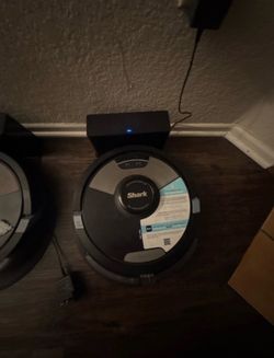 Shark Matrix Plus 2-in-1 Robot Vacuum & Mop - Black (RV2610WTUS