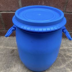 Chicken 🐓 Feed Storage Container