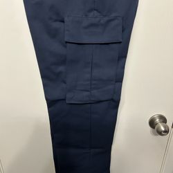 BRAND NEW  5 NAVY BLUE WEARGUARD  CARGO PANTS SIZE 30 x 30   BRAND NEW.  NEW START @ $45.oo EACH.  ALL 5 for $25.oo  