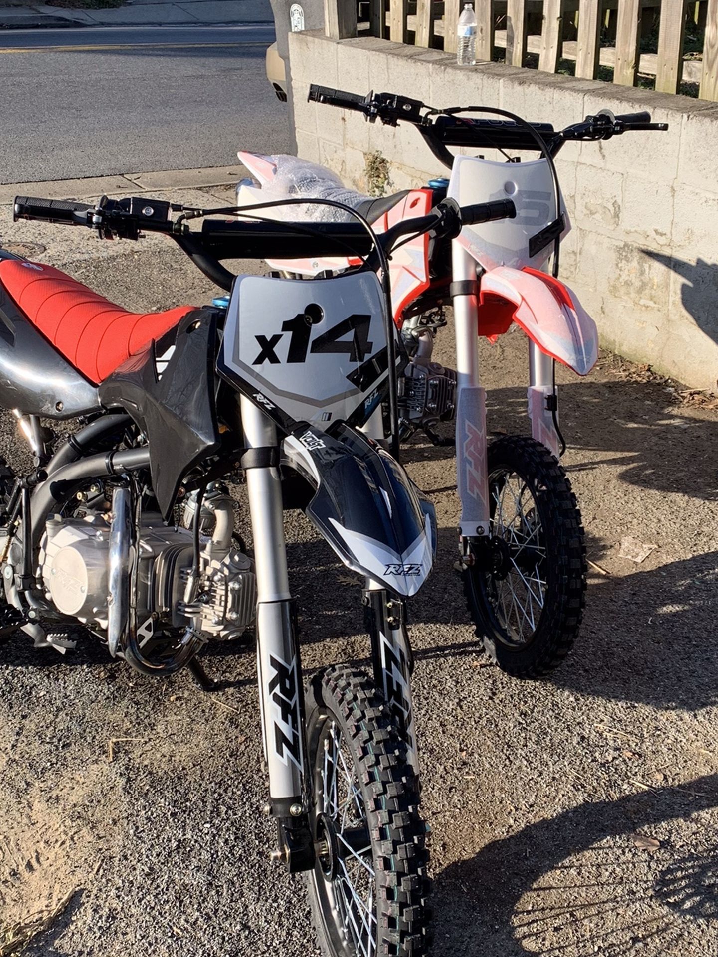 Apollo DB-X15 Dirtbike, Brand New