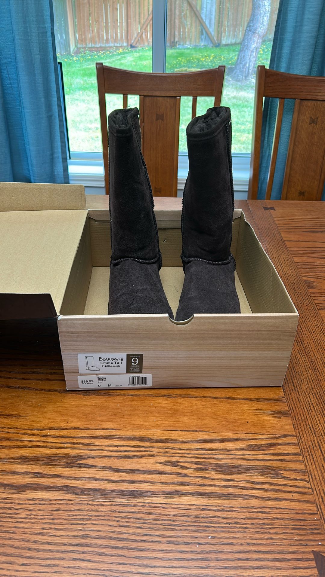 Women’s Bear paw Brown Boots Size 9