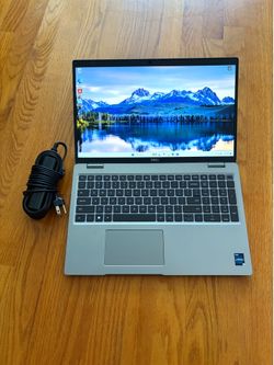 15.6 inches Dell Latitude 5530 Laptop Win11 Pro i7 1265U 10-Cores @1.8Ghz RAM 32Gb Nvme 512Gb Microsoft Office