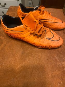 Nike Hypervenom Soccer Cleats Orange men size 10