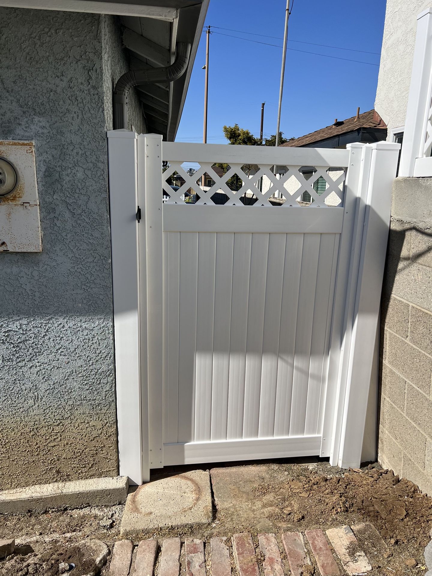 Vinyl Gates