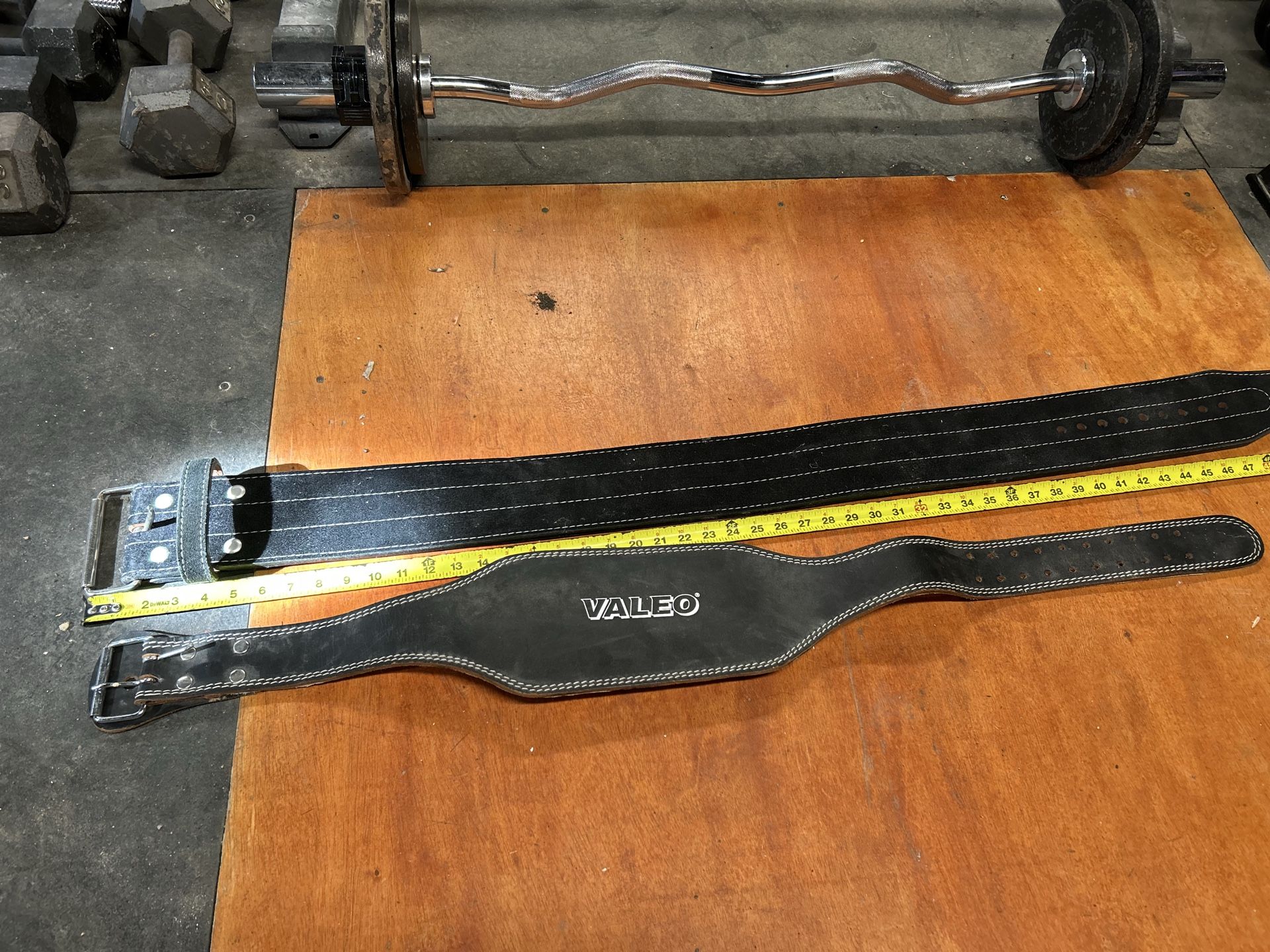 Powerlifting and bodybuilding belts