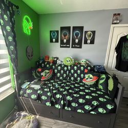 NEED GONE ASAP-Ikea Day Bed