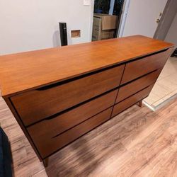 New Mid Century Dresser.  Solid Wood / Veneer On Back.  Oak Finish.  58x17Dx36H.  Free Delivery!